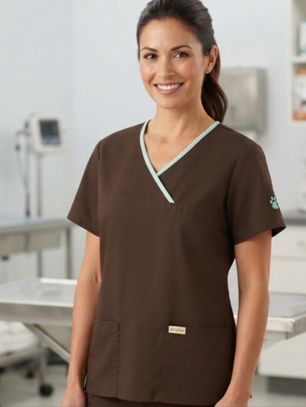 Women's Peaches Scrub Top Size S Brown Light Blue Paw Print